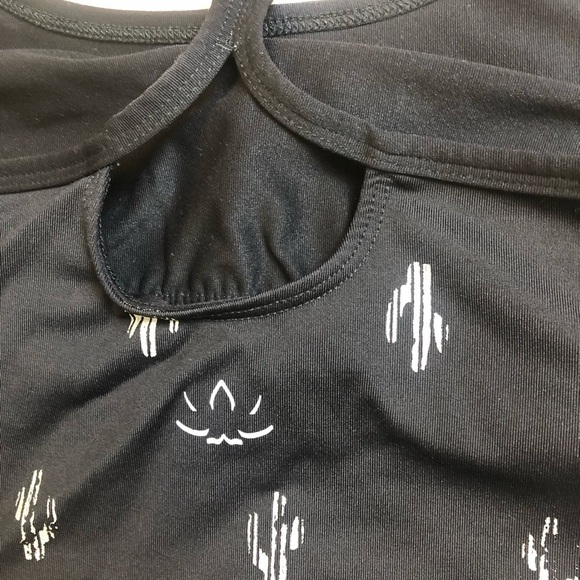 Beyond Yoga Cactus Crop ✨ - Picture 3 of 6